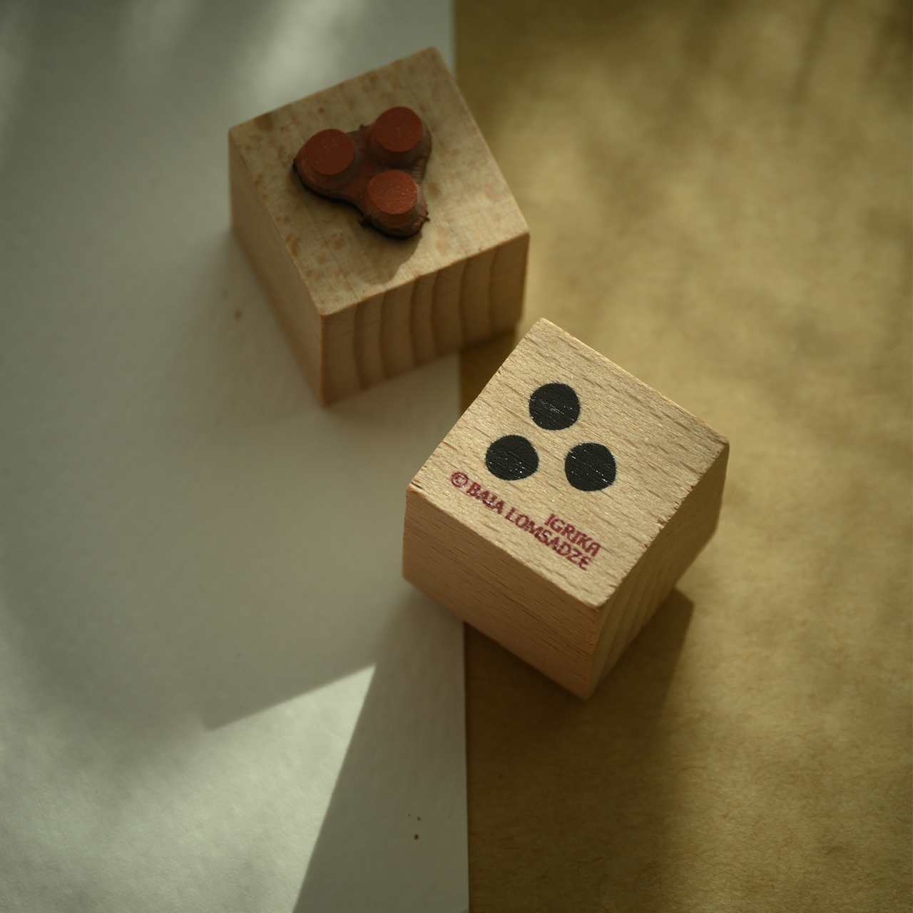 Motivstempel Titel: Igrika Ornament · drei Punkte (klein)