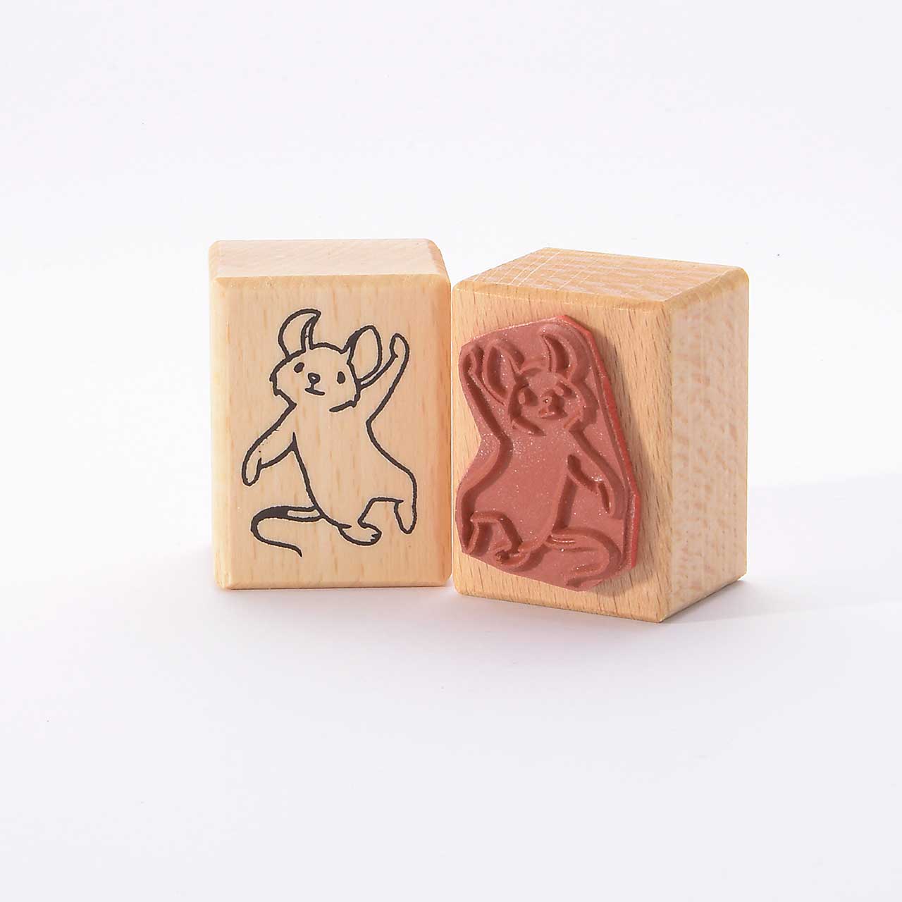 Motivstempel Titel: Maus hängt an einer Strippe Motivstempel Titel: Maus hängt an einer Strippe