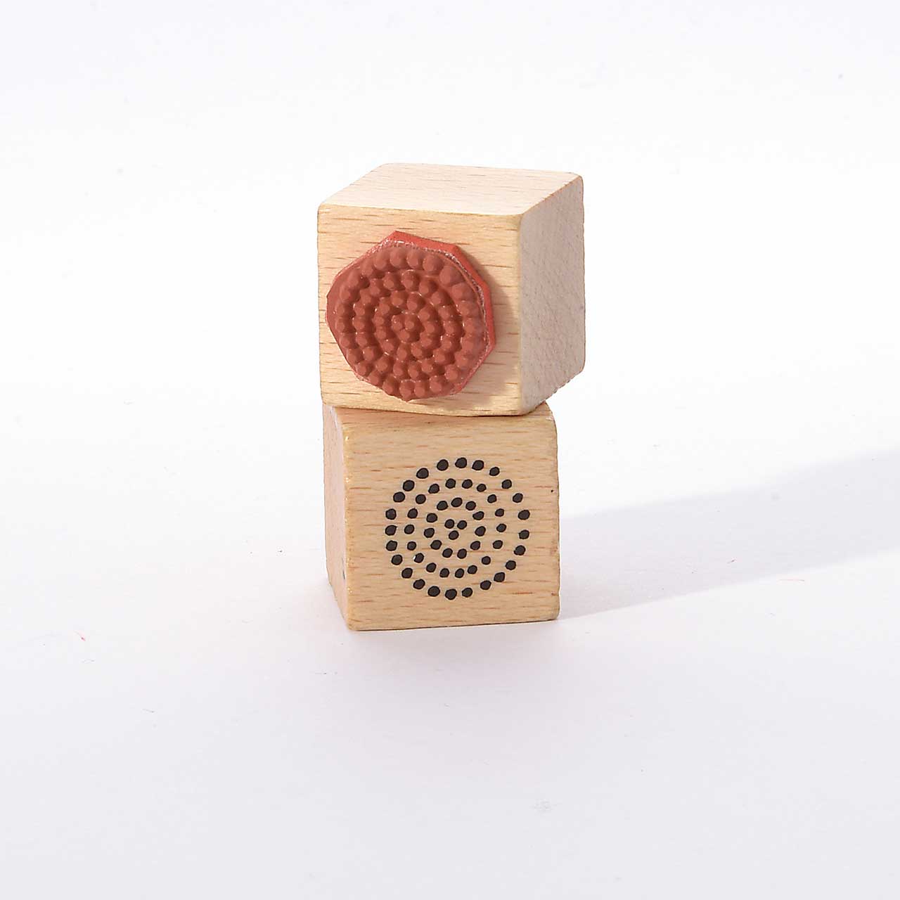 Motivstempel Titel: gegepunktetes Kreismuster Motivstempel Titel: gegepunktetes Kreismuster